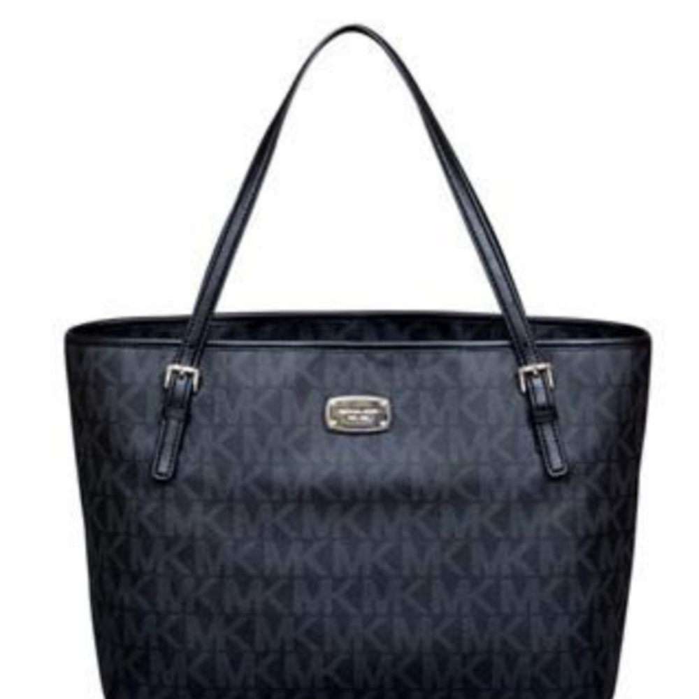 Michael Kors Jet Set Signature Bag